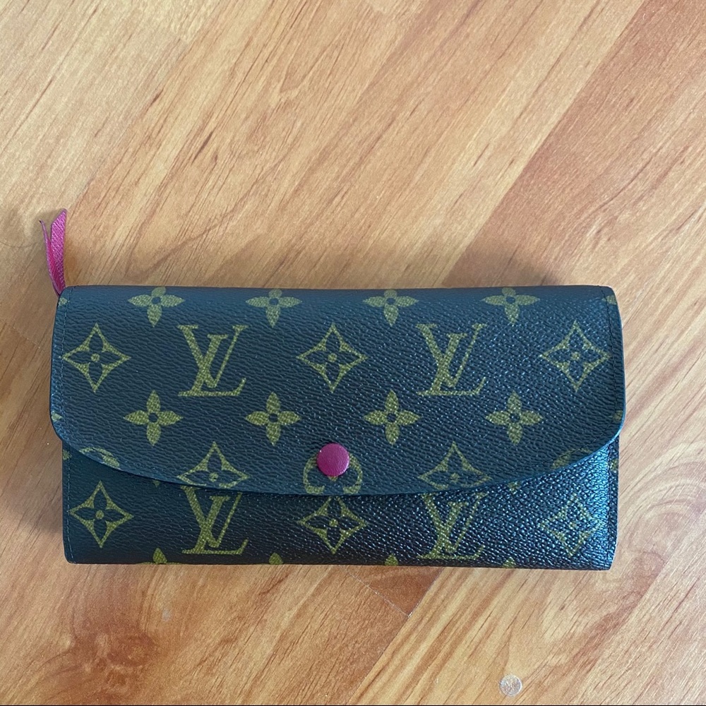 ❌SOLD❌ —-Louis Vuitton emilie wallet